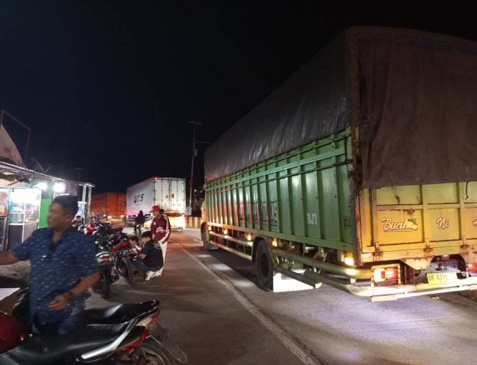 Macet Parah Bakauheni, Omzet UMKM Anjlok hingga 80 Persen