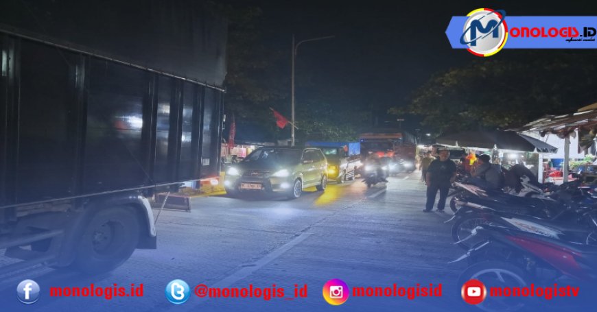 Kendaraan Logistik Besar, Macet 8 Jam Di Jalintim Jalur Pelabuhan BBJ - PT SMA