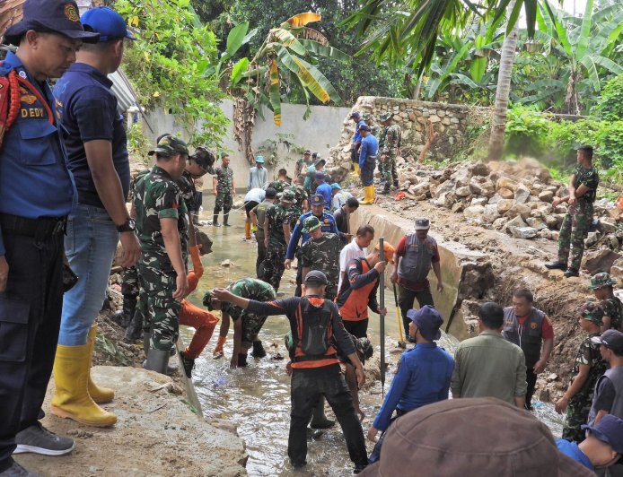 Gandeng TNI, Pemkot Bandar Lampung Normalisasi Sungai