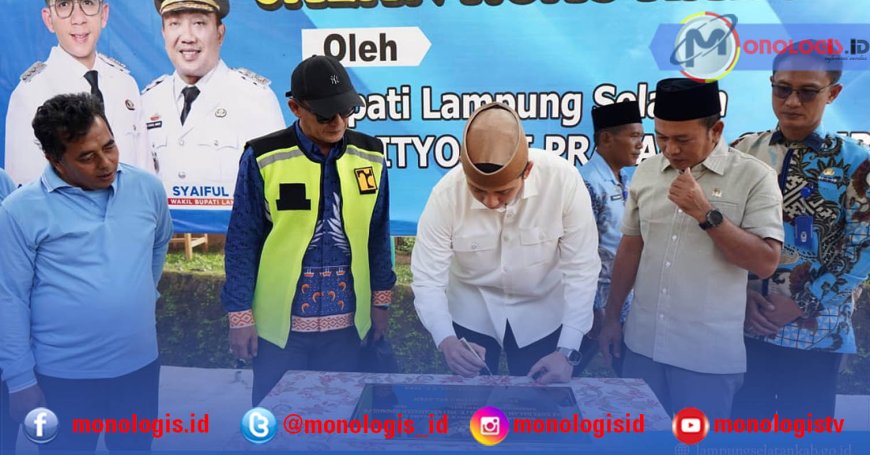 52 Tahun Rusak, Egi Perbaiki Jalan Sidomulyo