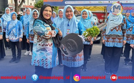 Eva Dwiana Bagikan Mobil Baru untuk 31 Kepala Puskesmas