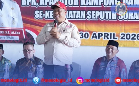 Plt Bupati Lampung Tengah Serahkan Siltap Aparatur Kampung