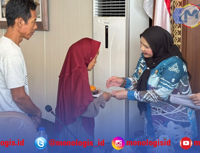 Eva Dwiana Salurkan Rp261 Juta Santunan Kematian dan Pengobatan