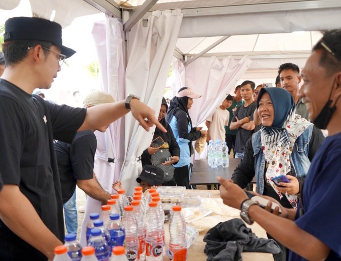 Bupati Egi Borong Jajanan UMKM di Arena IDS Sumatera 2026