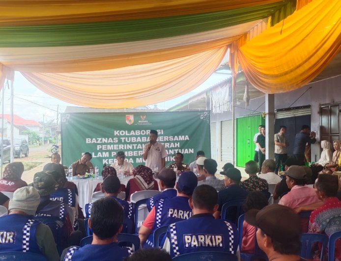 Juru Parkir Hingga Petugas Kebersihan Pasar Daya Murni Terima Bantuan Baznas