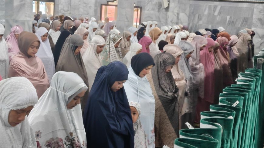 Eva Dwiana Salat Idul Adha Bersama Warga Bandarlampung