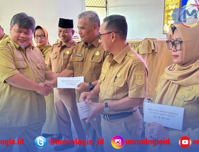 Pemkot Bandar Lampung Salurkan Bosda untuk Ribuan Siswa SMP