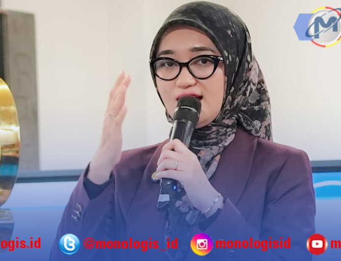 Jihan Minta Wisudawan Bangun Desa