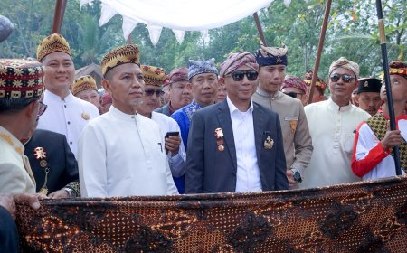 Mirza Ajak Generasi Muda Jaga Adat Lampung