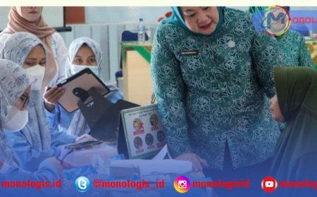 Tinjau Tubaba Q Sehat, Ana Nadirsyah Serahkan Bantuan Pengobatan