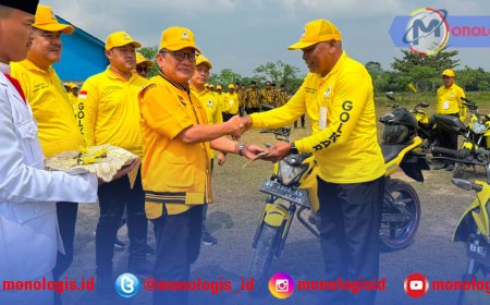 Tutup Retret Golkar Lamteng, Hanan Serahkan Motor untuk PK