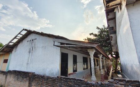 148 Pelajar SMP Karya Bhakti Panaragan Tubaba Belajar di Gedung Nyaris Ambruk