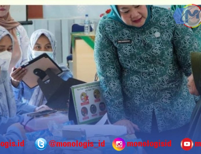 Tinjau Tubaba Q Sehat, Ana Nadirsyah Serahkan Bantuan Pengobatan