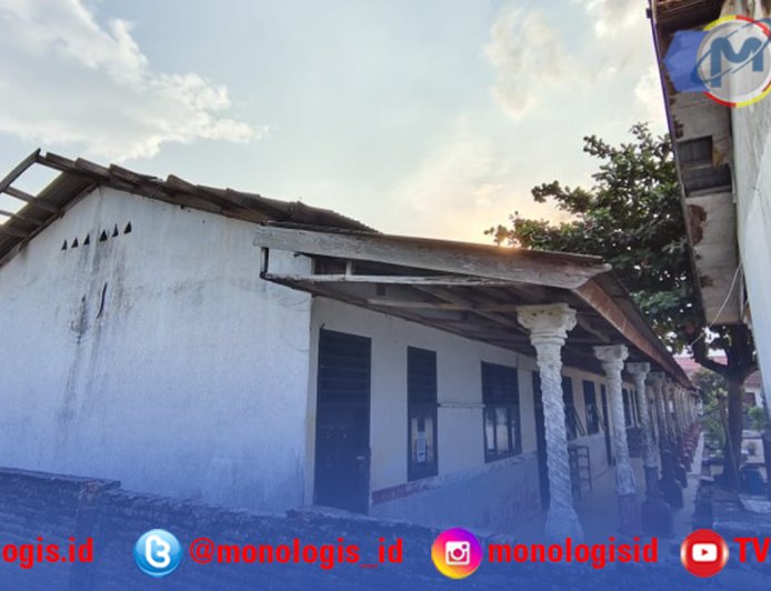 148 Pelajar SMP Karya Bhakti Panaragan Tubaba Belajar di Gedung Nyaris Ambruk