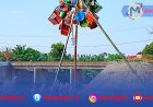 Panjat Pinang Way Tulung Mas Simbol Gotong Royong