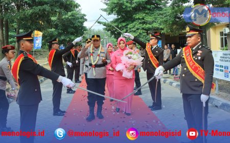 Pedang Pora Iringi Pergantian Kapolres Tubaba