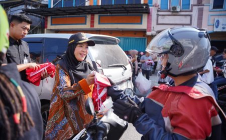 Pemkot Bandar Lampung Bagikan 10 Ribu Bendera Merah Putih Jelang HUT ke-81 RI