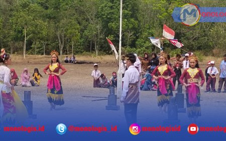 Panjat Pinang Way Tulung Mas Simbol Gotong Royong
