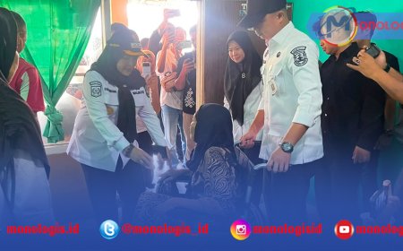Momentum HUT ke-81 RI, Wali Kota Bandar Lampung Bagikan Alat Kesehatan ke Warga