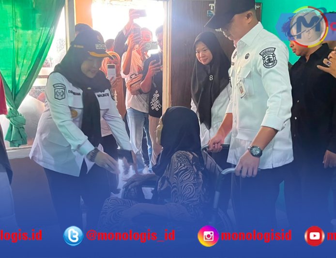 Momentum HUT ke-81 RI, Wali Kota Bandar Lampung Bagikan Alat Kesehatan ke Warga