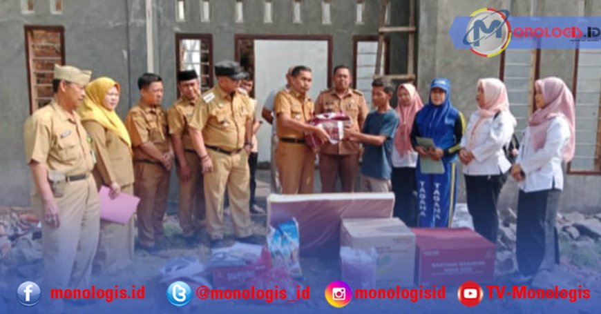 Dinsos Lampura Salurkan Bantuan Korban Kebakaran Abung Pekurun