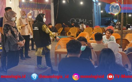 Eva Dwiana Bagikan Masker ke Warga Bandar Lampung