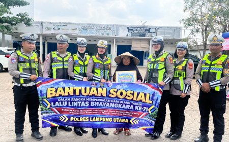 HUT Lalu Lintas ke-71, Satlantas Polres Lampura Bagikan Sembako