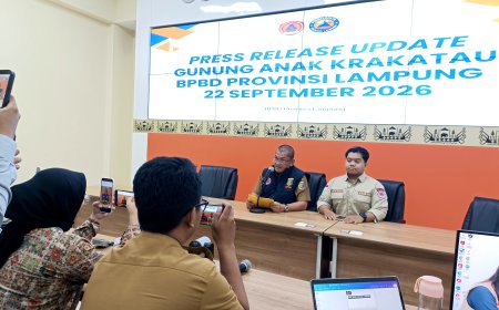 Status Anak Krakatau Turun Jadi Waspada