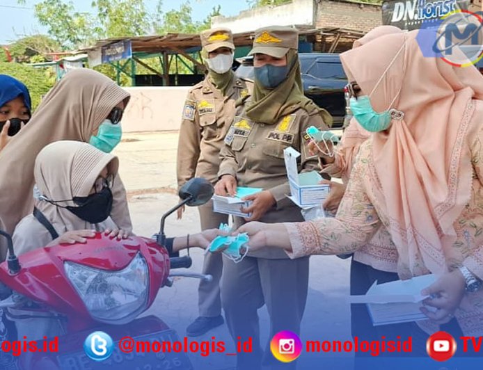 DWP Lampung Selatan Bagikan Masker ke Warga