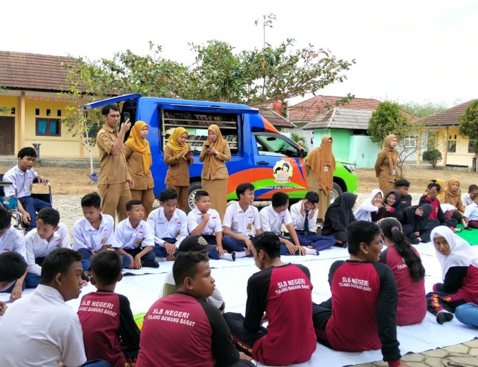 Perpustakaan Keliling Tubaba Sasar Siswa SLB