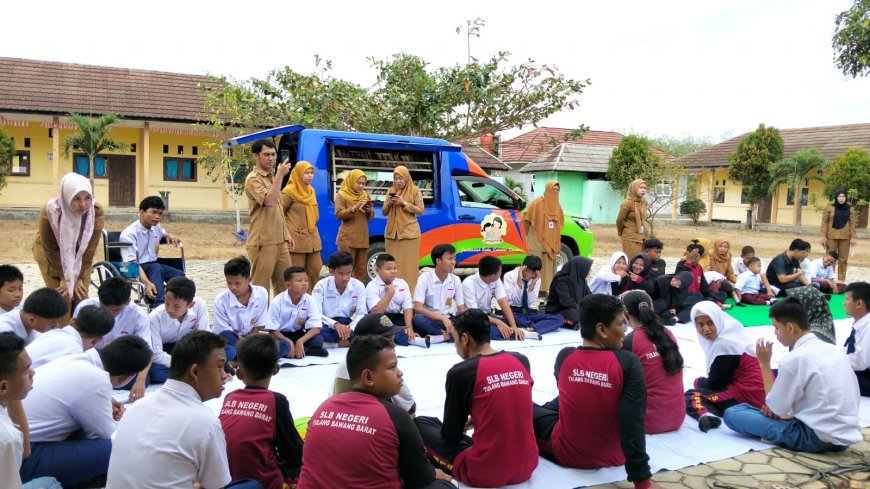 Perpustakaan Keliling Tubaba Sasar Siswa SLB