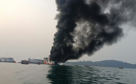 KMP Batumandi Terbakar di Merak, Semua Penumpang Dievakuasi