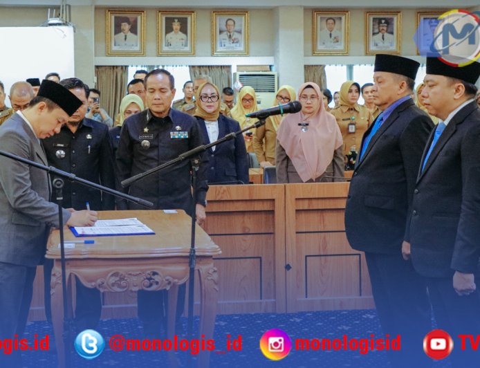Sekdaprov Lampung Lantik Kepala Satpol PP dan Direktur RSUD Dr. H. Abdul Moeloek