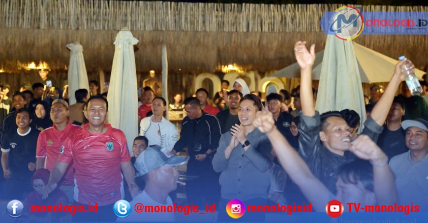 Nobar di Pantai Sanggar, Warga Rayakan Juara Indonesia