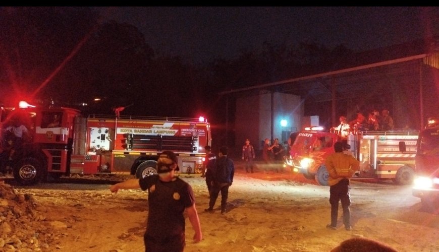 Kebakaran TPA Bandarjaya Berangsur Terkendali