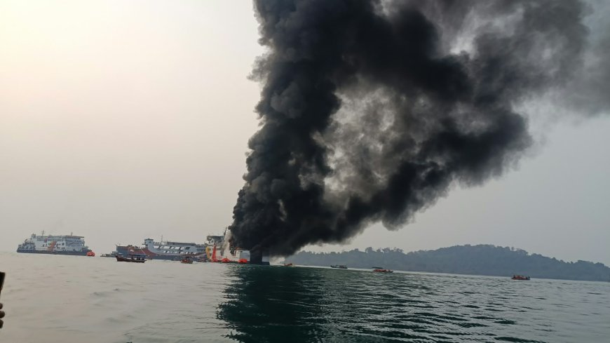 KMP Batumandi Terbakar di Merak, Semua Penumpang Dievakuasi