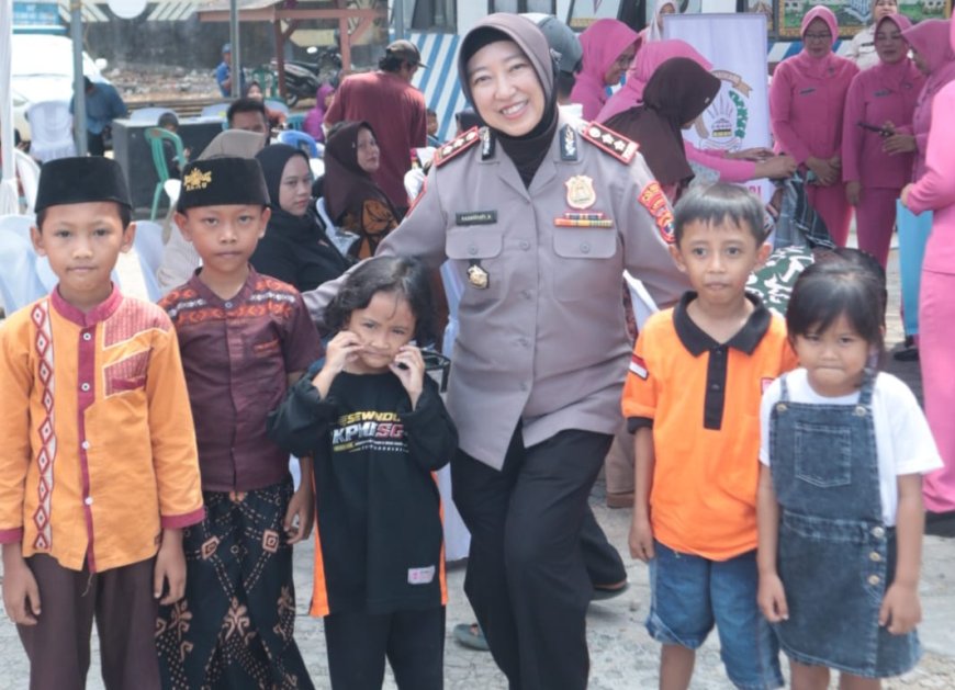 Polres Lampung Utara Gelar Sunat Gratis di Tugu Payan Mas