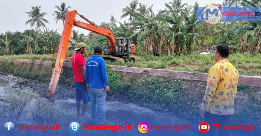 Antisipasi Banjir, Eva Dwiana Kerahkan Satgas Bersihkan Sungai di Bandar Lampung